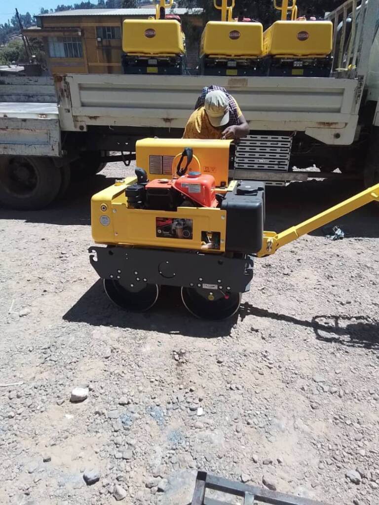 paclite-Abulkhase-afrique-rouleaux-compacteur-duplex