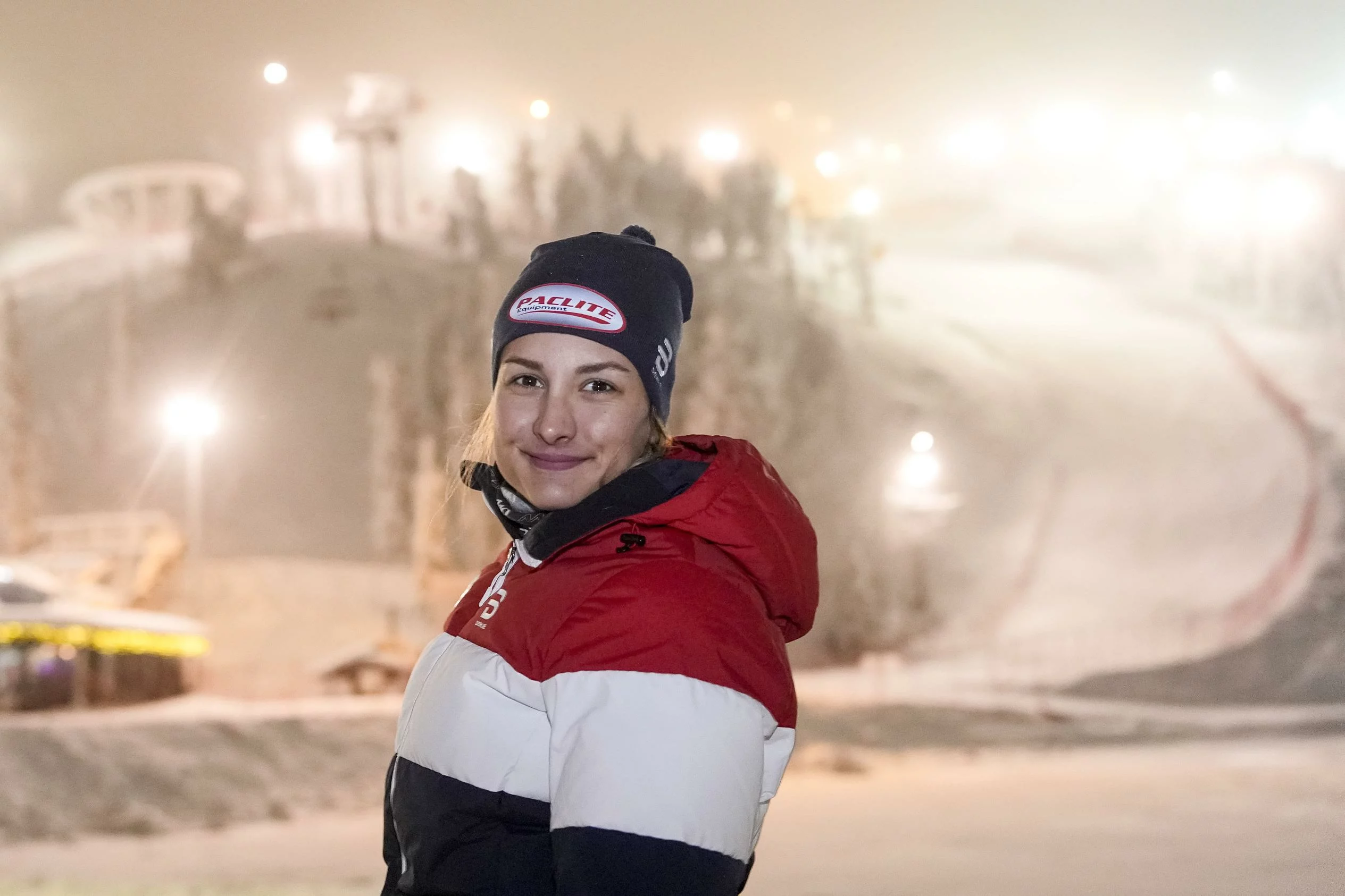 Paclite sponsorise la Championne de ski nordique iranienne Samaneh Beyrami Baher pour les JO de 2026.